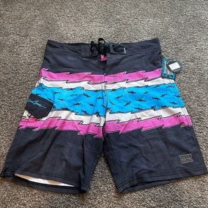 Maui and Sons Men’s Size 34 Swim-trunks